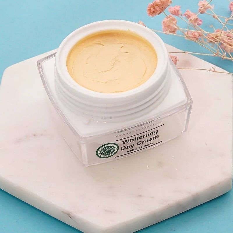 Evaanoviii's tweet photo. Saya menjual ECER DAY CREAM MS GLOW seharga Rp. Dapatkan di Shopee sekarang! https://t.co/ZFeEprlb6a #ShopeeID https://t.co/kFBAfuggz2