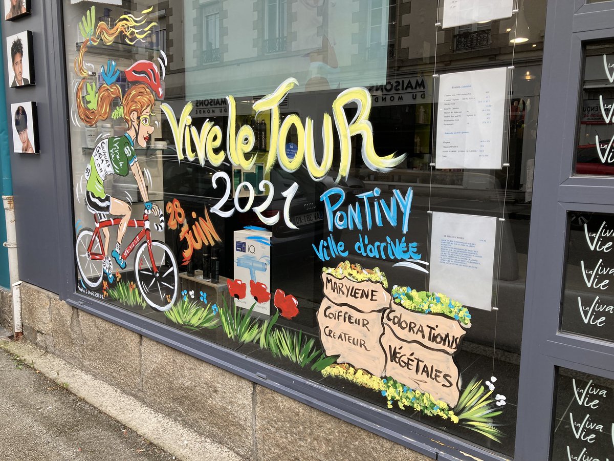 isa_rettig's tweet photo. A #Pontivy, où le #Tour2021  arrive le 28 juin, les commerces affichent déjà la couleur #morbihan https://t.co/NmRFEdxs3F