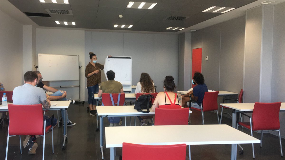 ElFactorH_'s tweet photo. Hoy estamos en Algeciras en el taller de "Atención al cliente y Liderazgo" para la empresa @elgulus.
¡Gracias por confiar en nosotros! 😊
#liderazgo #comunicacion #formacion #elfactorh #escueladelfactorh https://t.co/kLGYCvXy49