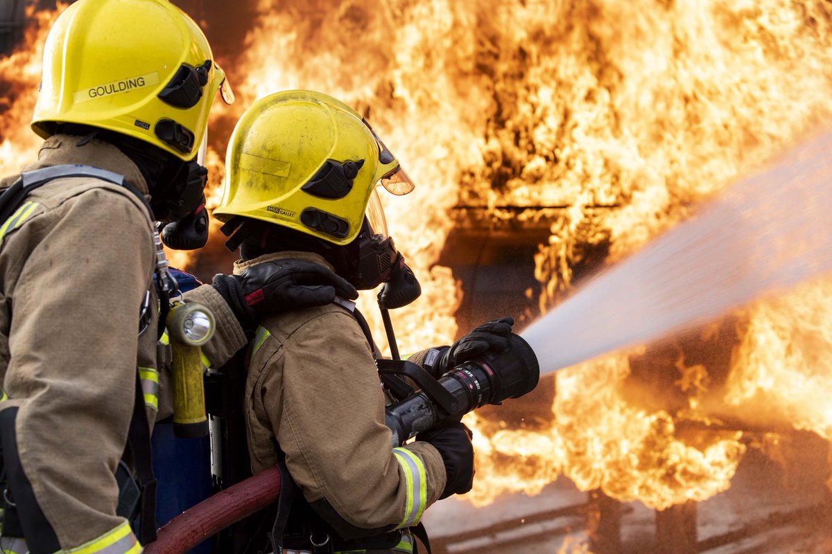 Using the #Chinook simulator, firefighters are able to practice and hone their skills, allowing them to be fit and ready to deal with any aircraft emergency situation safely and effectively.

👨‍🚒🔥