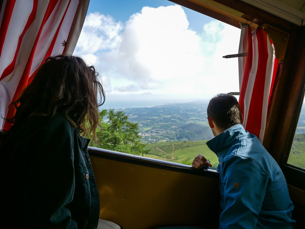 Le #PicduMidi , le #Pontdespagne , le #traindelaRhune
sont ouverts tous les jours jusqu'à la fin de la saison ✅ L'été peut démarrer ! Rendez-vous dans les Pyrénées🏞️