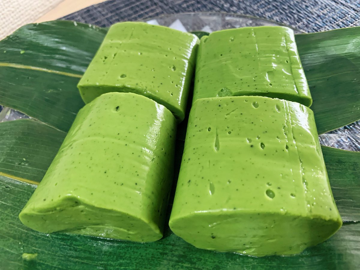 muni_sweets's tweet photo. 【京はやしや】
価格：5個入2215円+送料

茶葉そのものを食すというキャッチコピーがピッタリな抹茶スイーツ！濃厚ねっとりとした食感でゆっくりと口の中全体に上品な抹茶の香りが広がる。お取り寄せ抹茶スイーツの中でも個人的に特におすすめ。 https://t.co/v4qMUTA4w1
