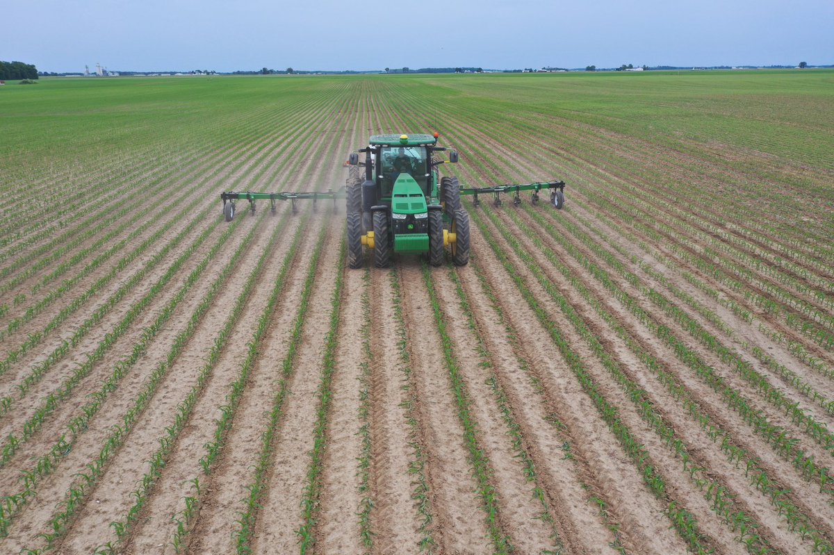 FennigEquip1's tweet photo. Does it get any better than Sidedress season? This flight took place in Greensburg, IN on a @JMManufacturing 5016. PWM pump JD rate controller @YetterFarmEquip 2996 Coulters https://t.co/p5Ff5D7fEc