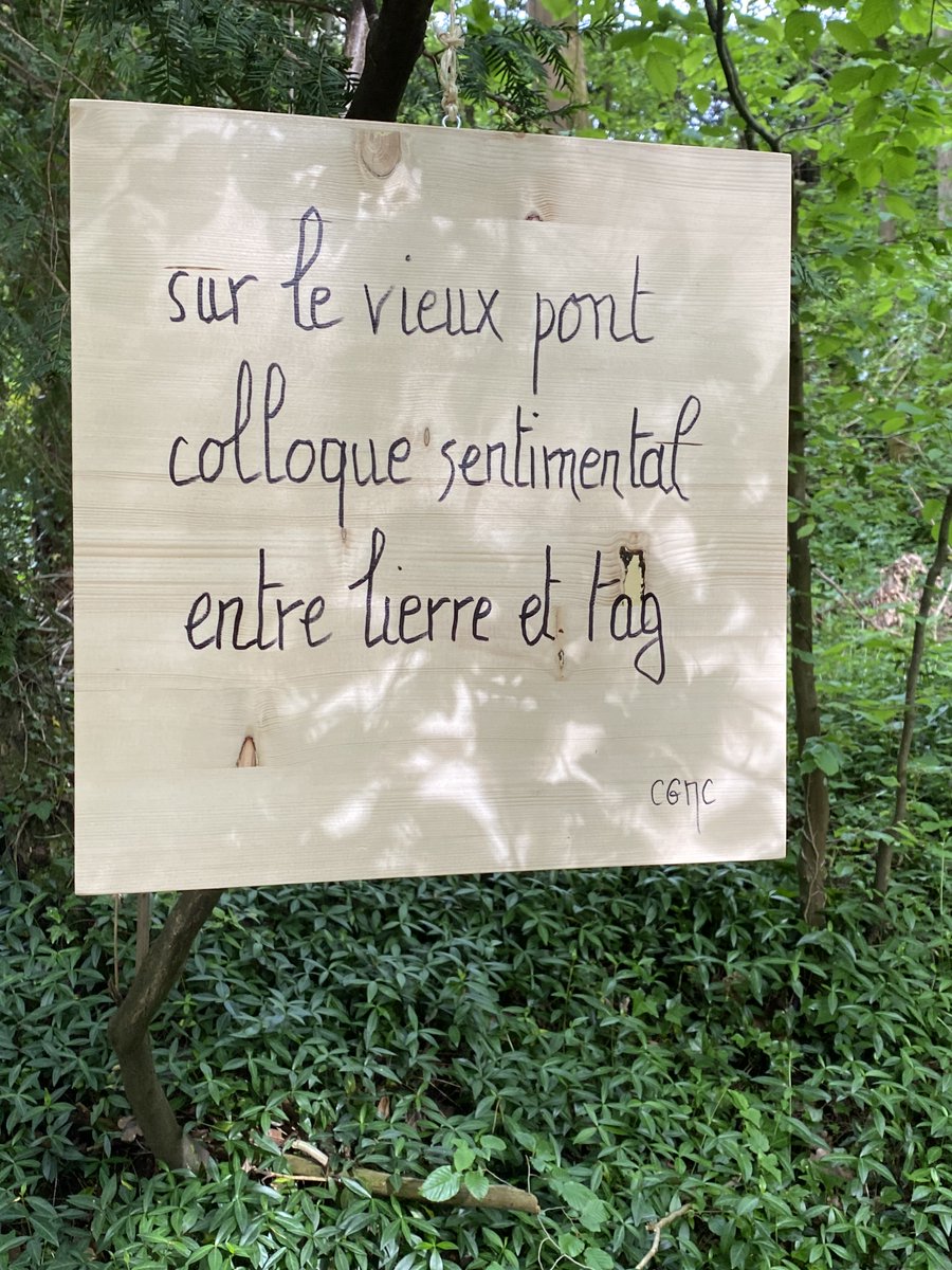 mdbchevreuse's tweet photo. En 🚲 ou 🚶‍♀️, seul.e ou en famille, venez découvrir l'exposition en plein air D'un arbre l'autre au départ de l'Aiguillage ( proche de la gare RER de @StRemyChevreuse ) 
Plus de détail ➡️ https://t.co/CDkS1IKDv9 https://t.co/MHNmQyUlDP