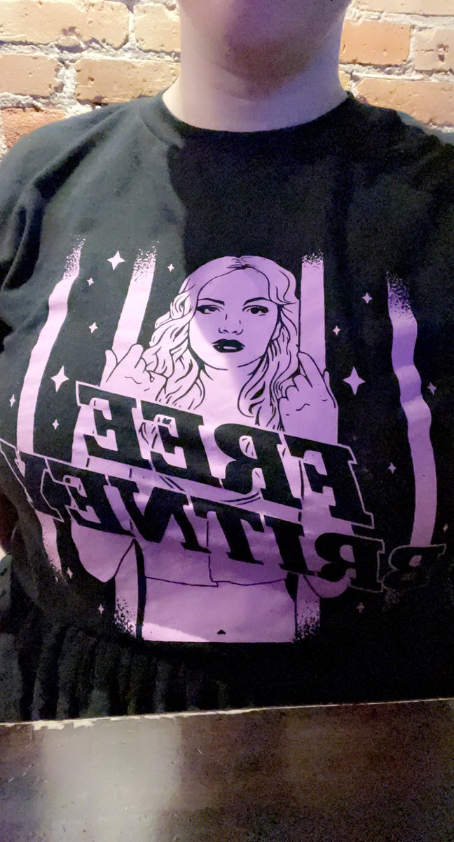 brit_mitchell's tweet photo. best bday present fron @Playmateoftheyr https://t.co/kFvKophVFe