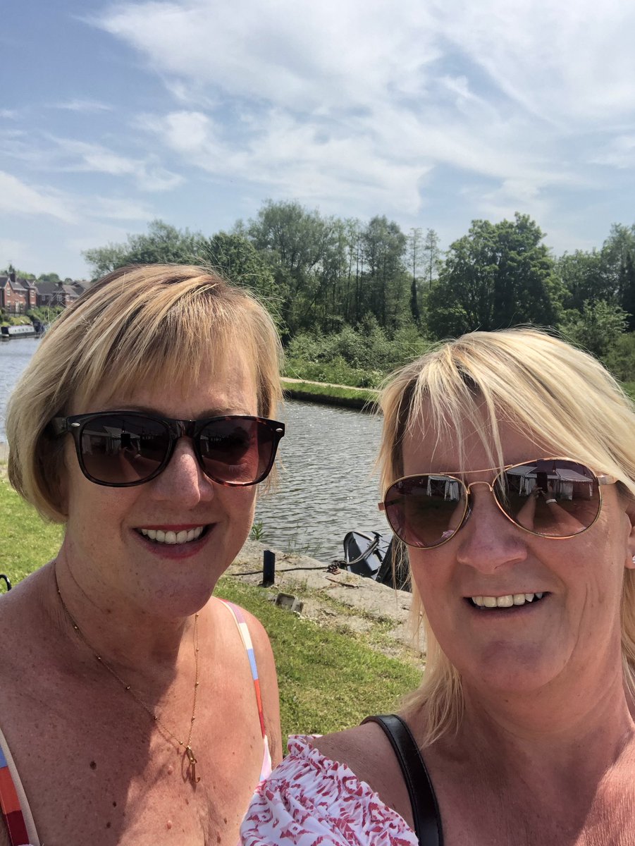 SueBarnard123's tweet photo. It’s #wellnesswednesday so a lovely lunch with my good friend  and ex colleague @BoathouseAb https://t.co/PudVNBfcfS