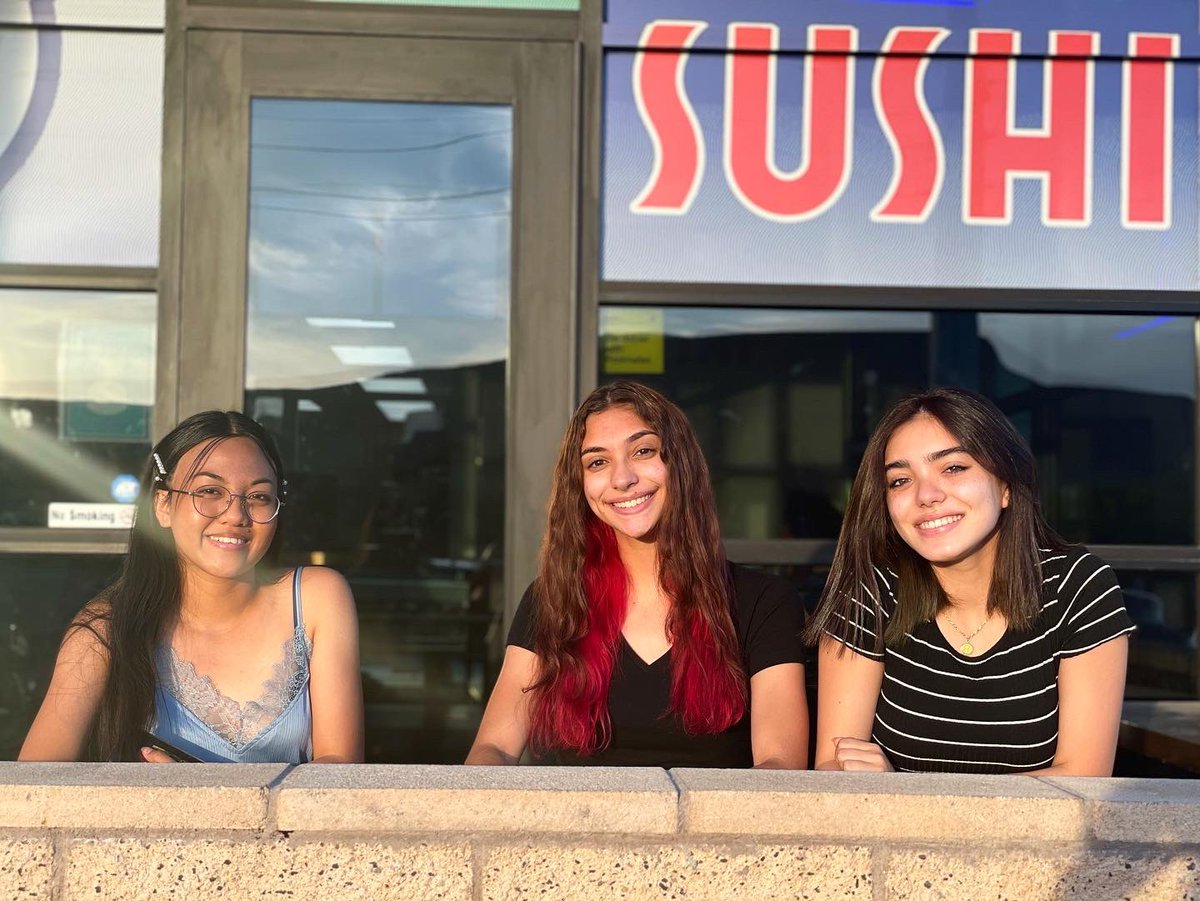 Dynasty__DST's tweet photo. 💎 SENIOR DINNER 💎 The countdown begins 👩🏻‍🎓...🥺😭 A special thanks to Mr. P for the amazing hospitality 🥰#VistaDynasty💎  #OneFamilyOneSound #DanceTeam #StepTeam #D4L #Stepping #StepIsLife #DanceIsLife #Steppers #Vegas #VegasSteppers #SeniorDinner #OnDemandSushi https://t.co/Np07ur4r6K