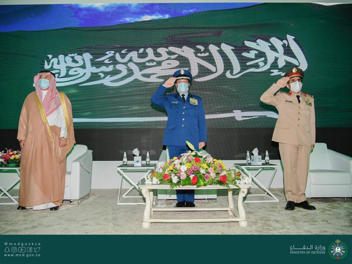 modgovksa's tweet photo. نيابة عن سمو #ولي_العهد ... رئيس هيئة الأركان العامة يرعى حفل تخريج دورات كلية القيادة والأركان للقوات المسلحة دورة الحرب (12) ودورة القيادة والأركان (47).
https://t.co/GYdd55M6lR https://t.co/FukPfCuKvp
