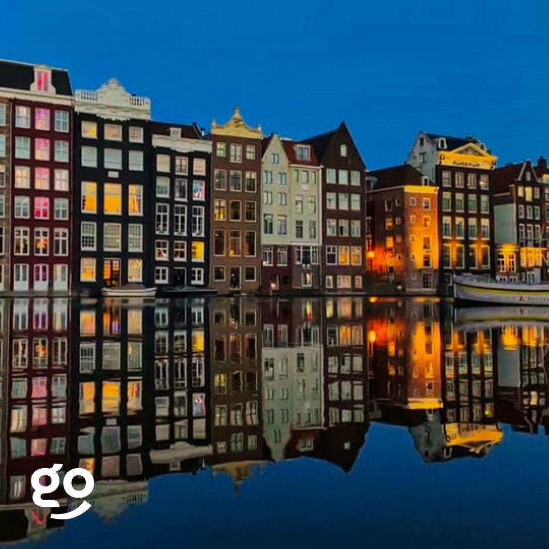 heygolive's tweet image. Postcard of the day: Can you tell which side is the reflection? 🧐

📸 by Janet
🗺 Tour by Stephan
📍 Amsterdam

Share your postcards, tag us, and use #IWentInMyPJs for a chance to be featured!

#HeygoWithMe #VirtualTravel #OnlineEvent #Amsterdam #Netherlands #Reflection