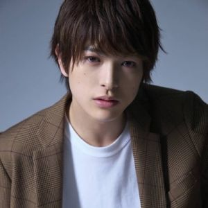 YouliaMarie's tweet photo. @mmaeatball oh that guy's face is a bit longer. This one is asuma kosuke ⬇️ https://t.co/Dx54HTSc72