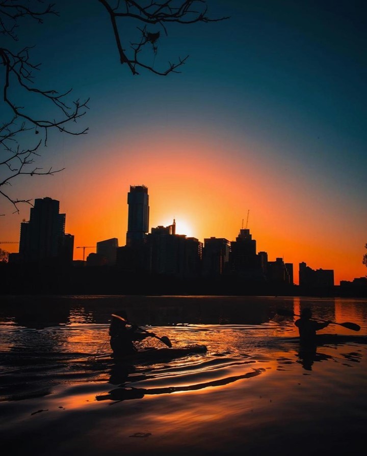 austintxthings's tweet photo. The greater your storm, the brighter your rainbow 🌆⠀
⠀
Living in Austin means you are blessed with not one but three lakes that offer water activities to keep you out all weekend long! Lake Tr...https://t.co/scS48ym886 #austintexasthings #smartaus https://t.co/ZjLs8SF0KA