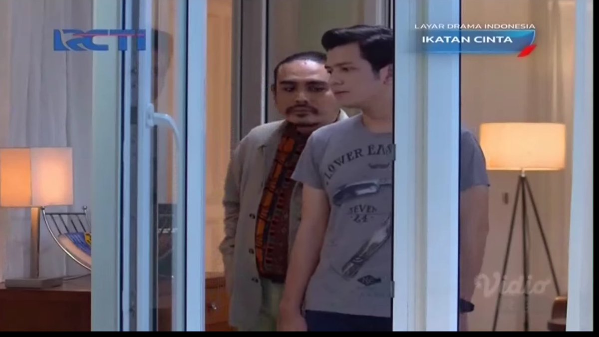 bucamat03's tweet photo. jangan pernah bermain api kalau kamu tidak bisa memadamkanya.
cakep cekep
tolong dengarkan wahai manusia yang suka bermain api
#IkatanCintaMauDibawaKemana 
#IkatanCintaEp299 https://t.co/zyxPKY1LwT