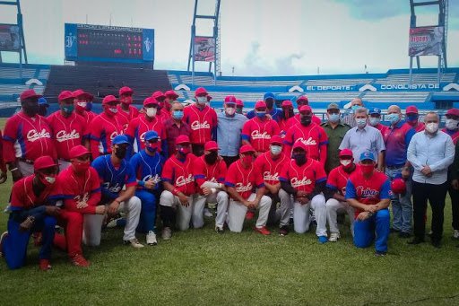 DiazCanelB's tweet photo. Al escribir la historia de estos días desafiantes, habrá que dedicar un capítulo a la hombrada del equipo #Cuba. Hostigados de modo vil por un puñado de mercenarios, nuestros peloteros han puesto la dignidad en lo más alto. Han hecho más visible la desvergüenza del adversario. https://t.co/0Ft2zp7MpC