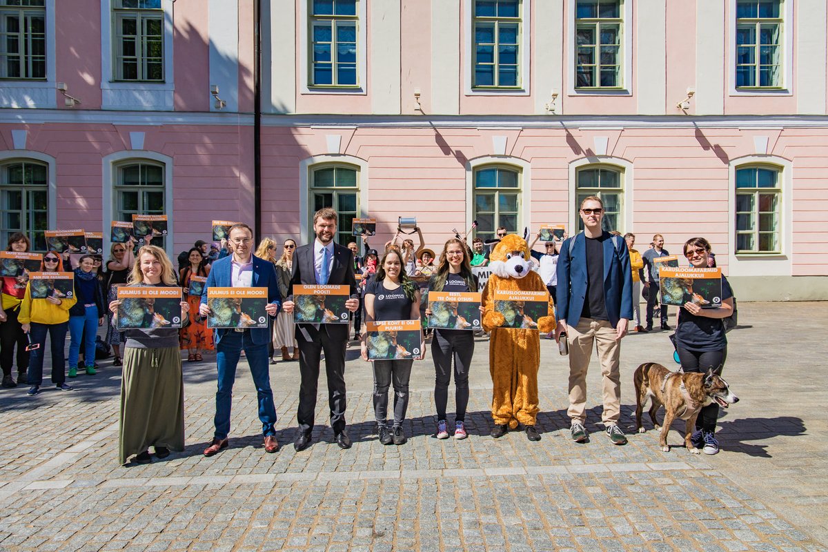 sotsdem's tweet photo. @LoomusNGO jagas FBs sellist toredat pilti:
#KirillKlaus #JevgeniOssinovski @PRB_Raimond #RaimondKaljulaid #Loomus https://t.co/p9ezh4M69j