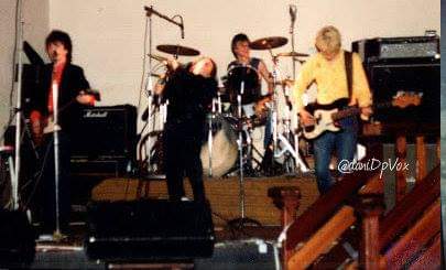 daniDpVox's tweet photo. #OnThisDay June 2nd 1980 #U2 performed at the #77Club in #Nuneaton, #England
Ph. Via U2 Sombras e Árvores Altas - Blog & @U2Partygirl5
#U2NewsIT #U2History #U211OClockTickTockTour #U2History #otd #Bono #TheEdge #AdamClayton #LarryMullenJr https://t.co/HIjsZ8o8Zs