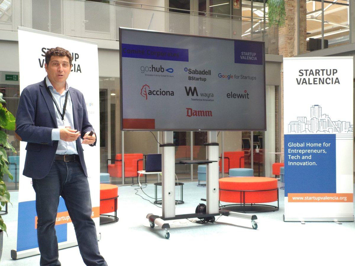 Hoy hemos cambiado nuestra oficina en Madrid por la de <a href="/Jeff_App/">Jeff</a>. ¡Qué ganas teníamos de vernos junto al resto de partners de <a href="/Startup_VLC/">Startup Valencia</a>! 🌞