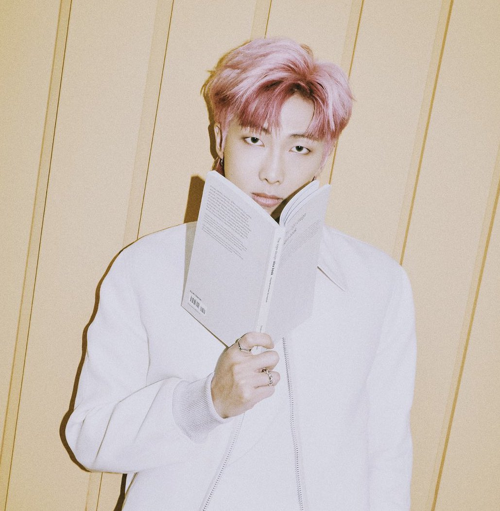 BTSRM_UK's tweet photo. @bts_bighit We all Stan a man who is intelligent and reads books, not to mention the HAIR!!
We all love 2 toned #PinkJoon 💜 https://t.co/8sBaVvJTQr