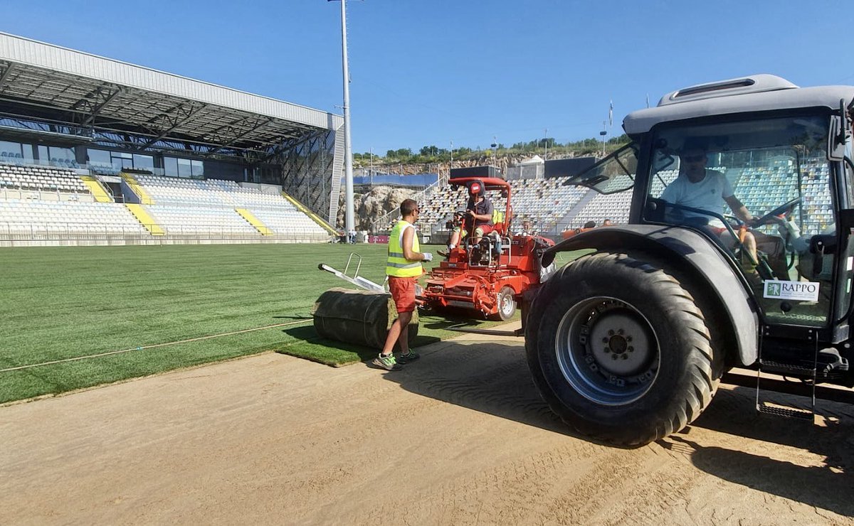 Mixtoturf's tweet photo. In the beautiful location, facing the sea by the Kantrida Stadion of HNK Rijeka the lay of our Mixtosystem reinforced hybrid sod is in progress. Top quality sod arriving from the nursery of Milan ready to face the Croatian first league. 🙏 #rappo staff x the perfect installation. https://t.co/0DuMNU8p5A