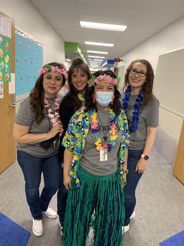 sonya_carpenter's tweet photo. These awesome summer schools prek teachers are ready to make the next month magical for our students! Learning never stops when it is purposefully designed with play mind! #RockwallPrek https://t.co/23uML04VtV