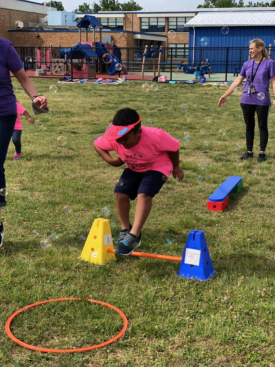 LyonsJohnE's tweet photo. This kid leaves for school every day with a smile on his face. Speech therapy, occupational therapy, ABA and physical therapy. He doesnโt have a day off. If I can work half as hard as he does, I can crush anything. #Captain #Peso #Octonaughts https://t.co/CrcMdOk02W