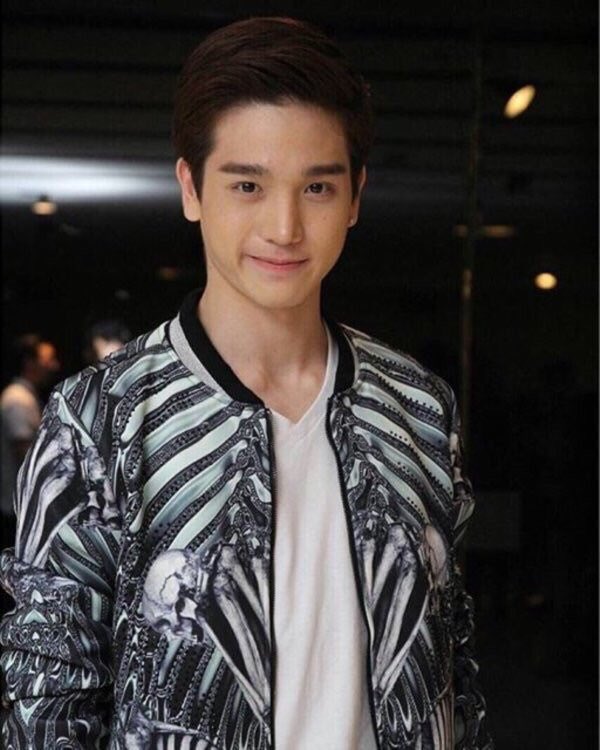 คนหล่อขอโชว์ tweet media