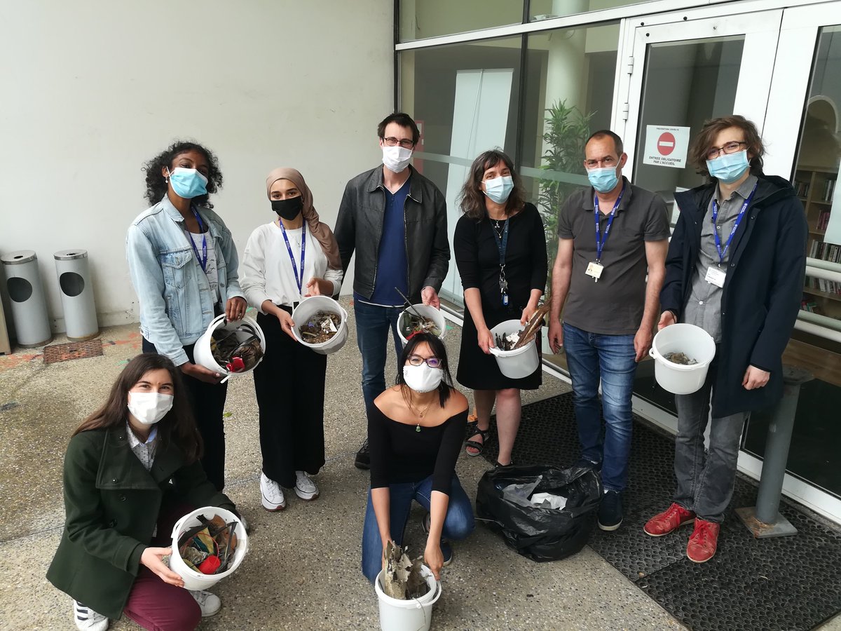 LescotUniEiffel's tweet photo. Le Lescot a participé à la chasse aux déchets à l'occasion de la #SemaineVerteEuropéenne, organisée par la mission Développement Durable et Responsabilité Sociétale de l'@UGustaveEiffel 🤝

Total : 7.2kg de déchets ramassés ! 😱

#bron #lyon #SVE2021 https://t.co/yRaG1Atqhu