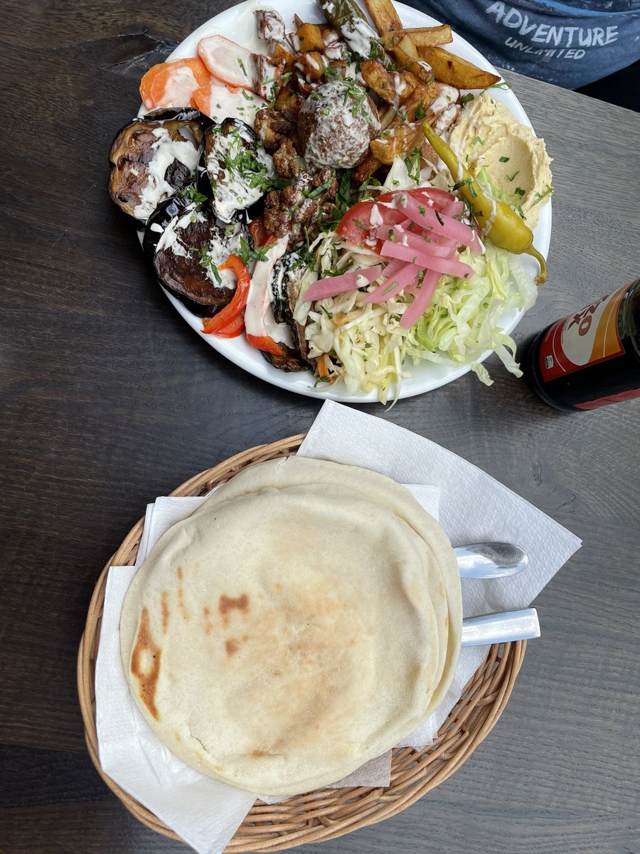 anjasilky's tweet photo. Essen mit @Etvasanders im La Roche https://t.co/W76t1t4jC0