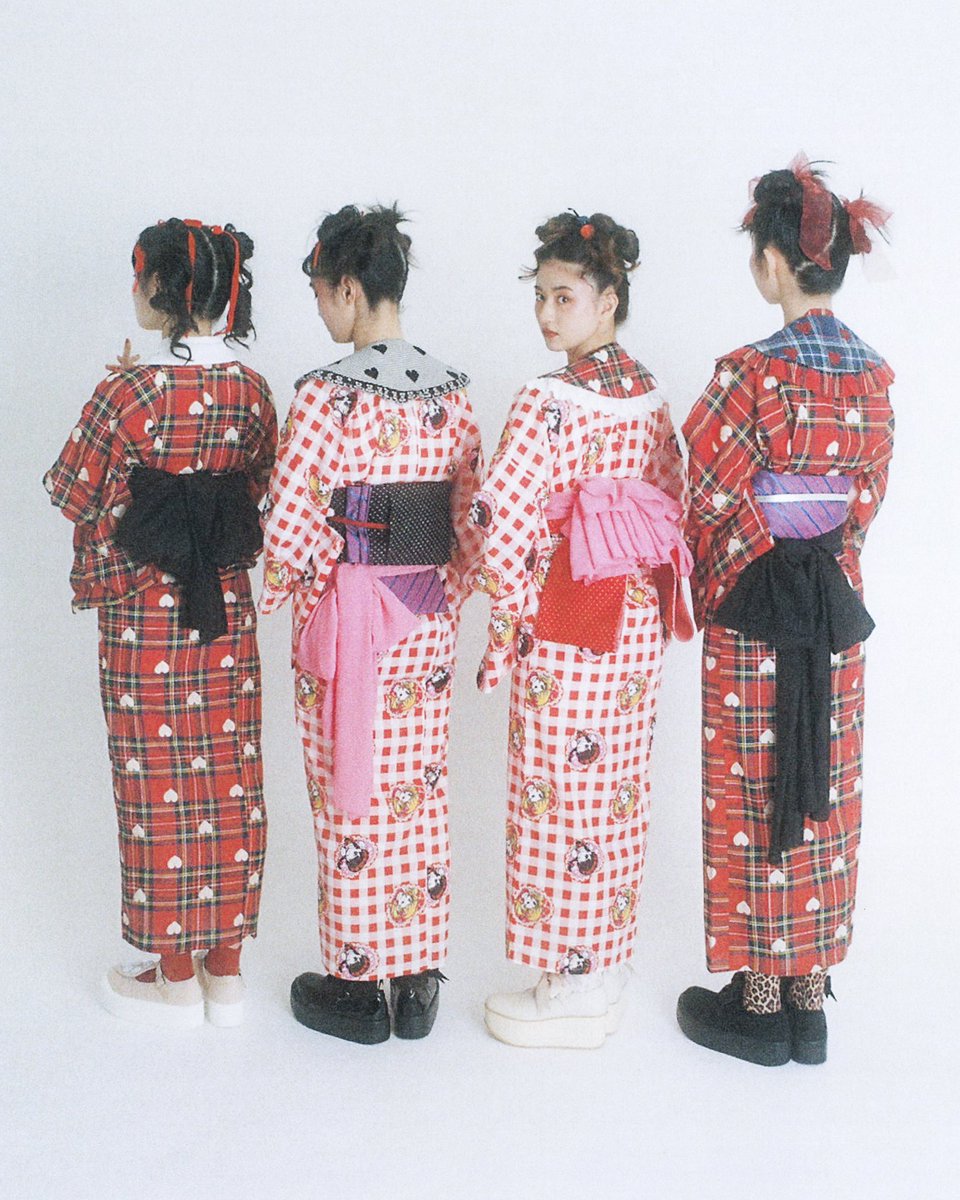 HEIHEIへいへい赤いチェック柄 浴衣 Harajuku-based Japanese fashion brand HEIHEI announced pre-orders