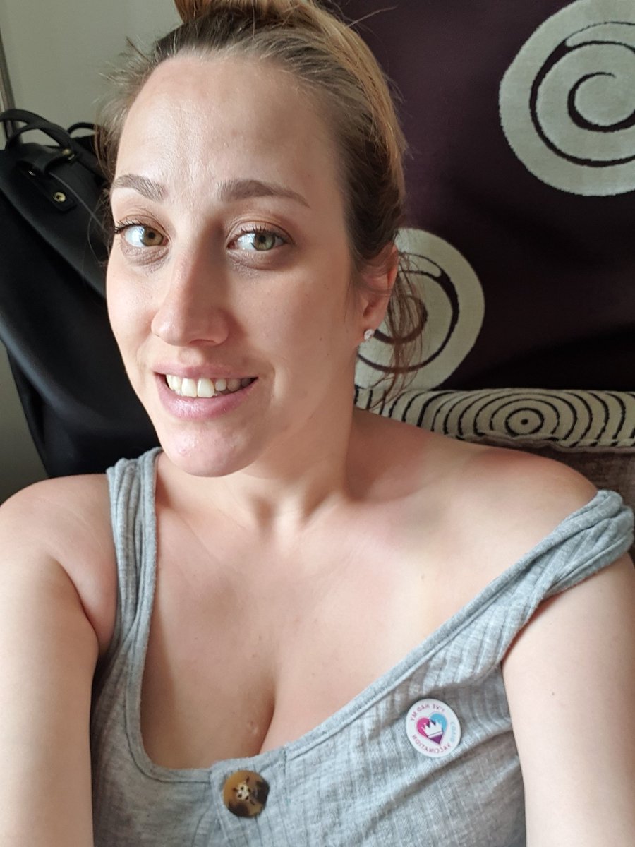 April Thompson tweet media