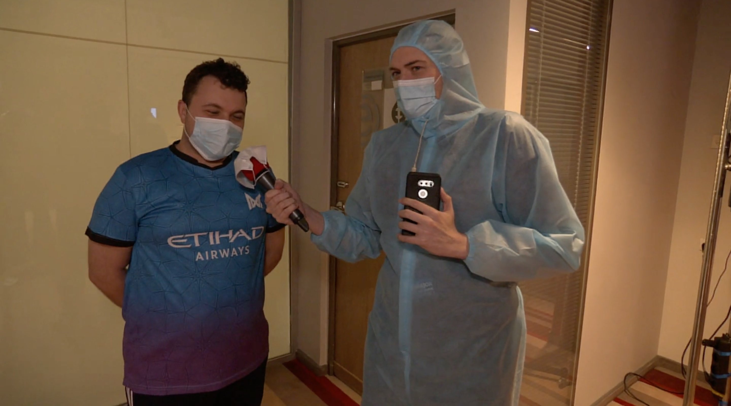 E24_hSLWYAo4ibX?format=jpg&name=4096x409