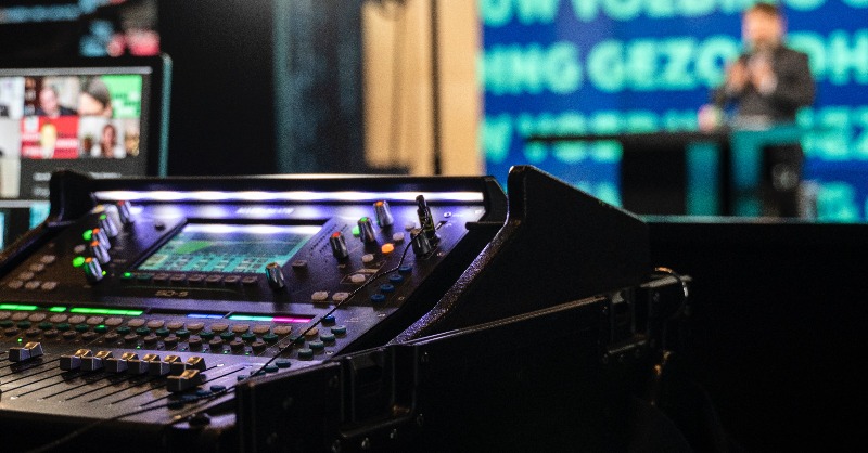 digitalinBW's tweet photo. 🎧 Wie funktionieren #hybrid_events? Und was muss man bei der Organisation beachten? In unserer neuen Podcast Folge auf #Soundcloud erfahren Sie es! @bwcon_info @FSTIDigital
#digitalinBW #mittelstand40 #schlauhören