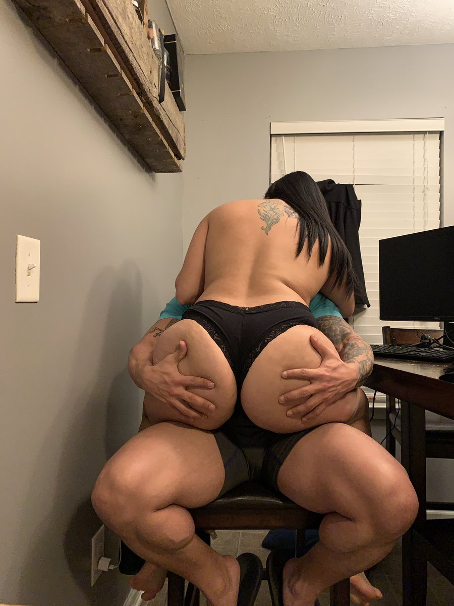 PRClp615's tweet photo. Hump Day!!!!!
https://t.co/5Y0vjBHbkZ
#onlyfans #openminded #couple #openmindedcouple #swingers #menteabierta #sexy #boricua https://t.co/jLU7LVGQUr