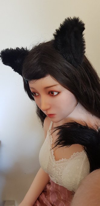 Lap cat girl keeping me company during work https://t.co/JmfIElGyyu<a href="/tag/cosplay"class="tags"><span>#cosplay</span></a><a href="/tag/xycolo"class="tags"><span>#xycolo</span></a><a href="/tag/xycolodoll"class="tags"><span>#xycolodoll</span></a>