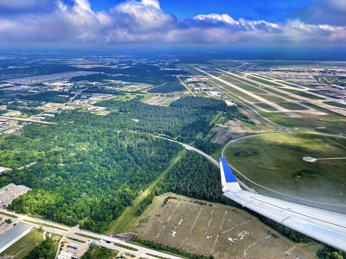 iah's tweet photo. ✈️😍 #WindowViewOfIAH

📸 IG: mike_j_morgan https://t.co/6fT8EAyySp