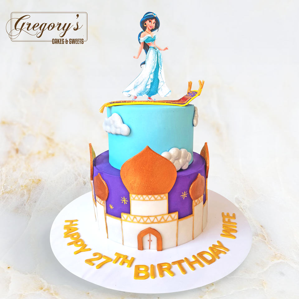 Princess Jasmine inspired cake 💜💙

#jasminecake #princessjasminecake #aladincake #princesscake #cakeoftheday #cakeinspo #cakeinspiration #cakeideas #cakedaily #customizedcakes #cakedesigner  #gregorys #Gregoryscakes