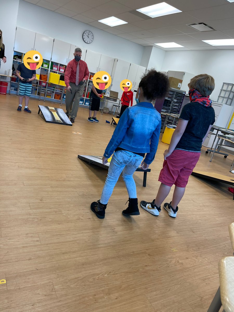 j_postufka's tweet photo. Reading Club Fun Day this week! Books to keep, corn hole &amp; freeze pops! #montourproud #montoursd https://t.co/VoKVzU9qhD
