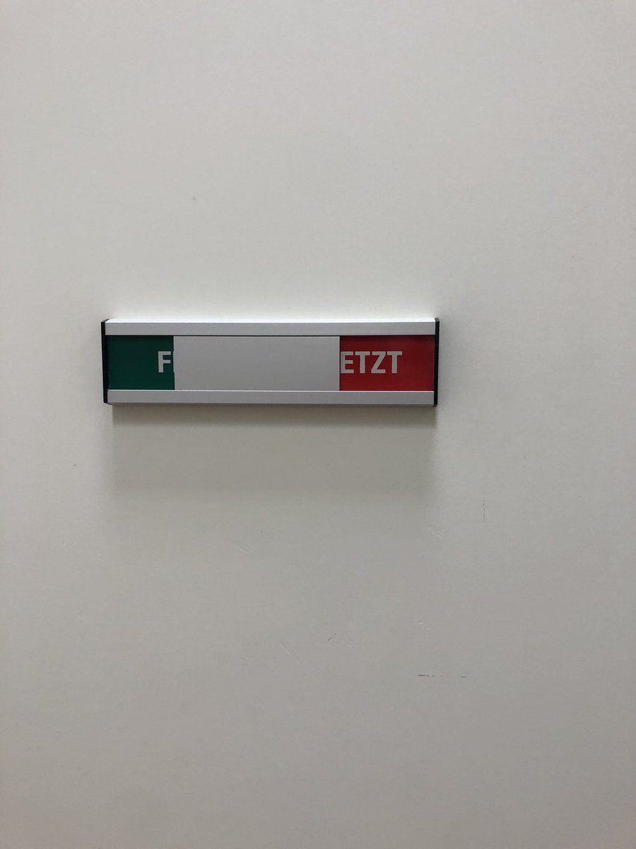 verschiedenArt_'s tweet photo. Fetzt im Behandlungszimmer #fetzt https://t.co/d5s0ejYUmg