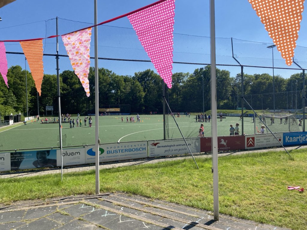 Het is gezellig druk bij de vriendjes- en vriendinnetjesdag.