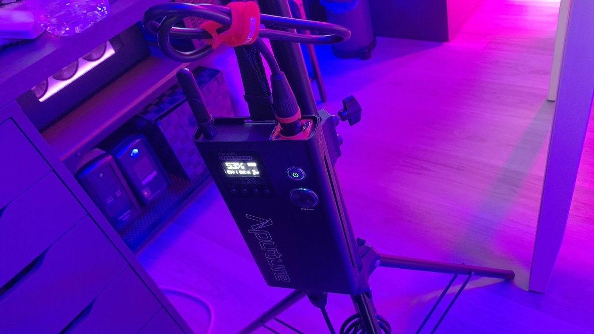 AndersOrozco's tweet photo. Finally got my Aputure 120d mark ii, thanks to @mondobytes for the suggestion XD
@AputureLighting #Aputure #bts #film #andersorozco #furypixel #behindthescenes #cameragear #gear #videoproduction #photography #videography https://t.co/2C6RxLsvmR