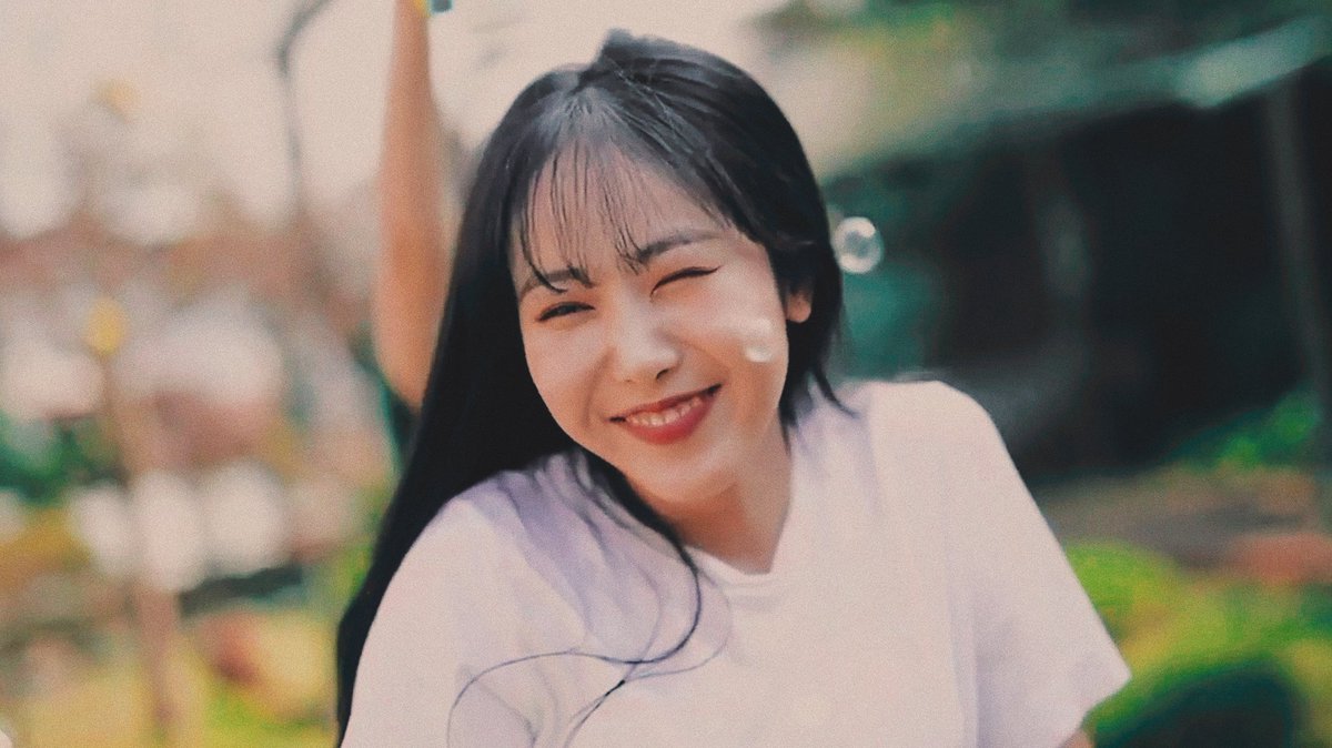 yeochienie's tweet photo. Happy birthday to the prettiest human being i know ❤️🎉

#24YearsWithOurLoveableSinB
#오늘은_산중호걸_황맹수의_생일날 https://t.co/lSVUp3AF2e