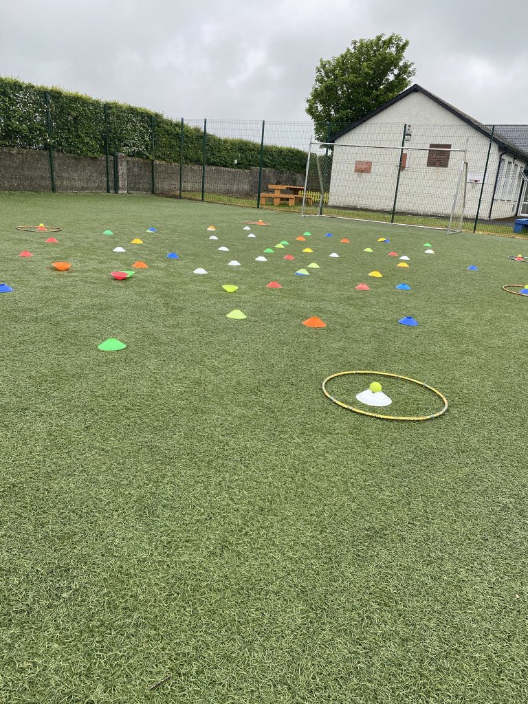 sarahmc010's tweet photo. One of my go to Fun Games at the minute in #primaryschools “Let’s Go Fishing” 🎣🐠🐟using hula hoops as fishing rods to catch the fish from the pond. Always brings a good bit of competition between the teams 😄 

#GPOSarah https://t.co/xvExhoqfGs