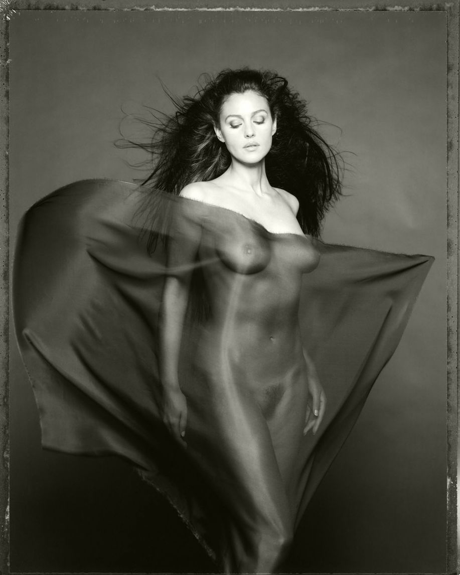 n2_str's tweet photo. #Monicabellucci #MonicaBellucciNude #Nude #star #shooting #topless https://t.co/7ZVGl7VwSl