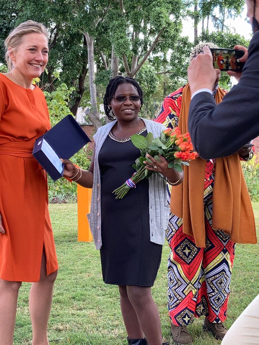 Today we celebrate our Director Ms Agness Chindimba who has been awarded as one of the #GenderChampions for the work she is doing in making the world a better place for #women and girls. Congratulations @AgnessChindimba 🥳🥳🥳
#WomanCrushWednesday 
@GwiziSoneni @IssuesPaneNyaya