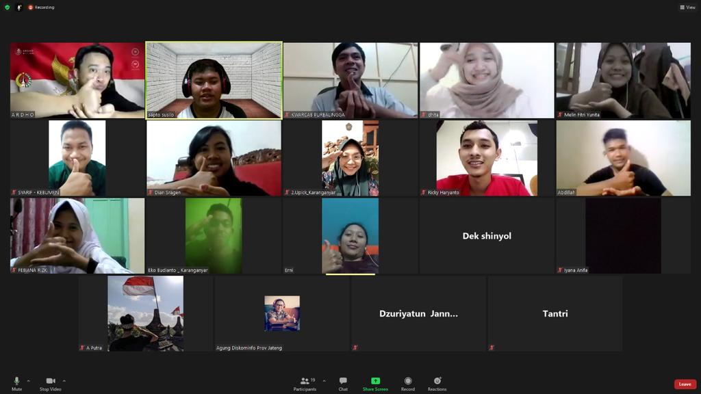 massanjar_'s tweet photo. Tungtak tungtak..

Menuju Webminar terhits of the year bareng Duta Humas Jateng

#makincakapdigital #pramukajateng #dutahumas #panducitraloka

@Pramuka_Jateng @Sakamilenialjtg https://t.co/TA1D8Ae9y0