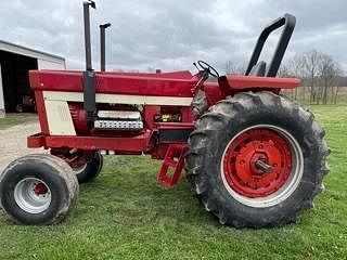 TractorZoom's tweet photo. Instant red #muscletractor collection selling on Saturday just west of Shelbyville, IL! https://t.co/Ubegj6cYez for the other 16 tractors on the sale! #farmall #internationalharvester https://t.co/MGUYi7kQBe