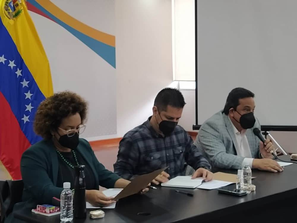 MGMVP1's tweet photo. #2Junio |Videoconferencia del Sistema de Misiones junto al Ministro @MervinMaldonad0 Secretario Ejécutivo del @MovSomosVe, la Ministra de Mujeres  e Igualdad de Género y Pdta de la Misión Hogares de la Patria @carolyshelena y el Vpdte de Misiones y Grandes Misiones @Gerardo4fPsuv https://t.co/aCDb7mb1sh