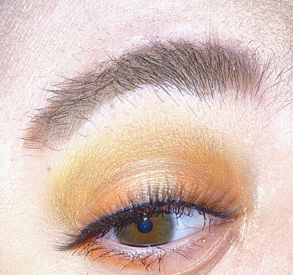 Makeup_Hannah15's tweet photo. Sunset π
halo π eye! π #motdπ #ootdπ #sunseteyeshadow #organgeeyes #yelloweyeshadow #goldeyeshadow #simplebrows #boldlashes #makeupismypassion #summer2021π΄βοΈ #summermakeup https://t.co/0b5hXQxh0M