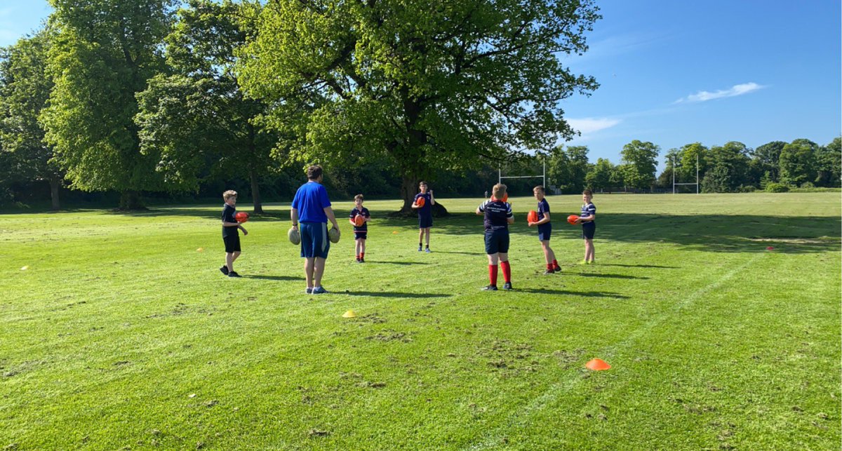 MGSActive's tweet photo. Great first P7 Transition Rugby session today! 🏉🏉 working on our decision making and passing with our Rugby Development Officer Ross Hanning 😀☀️ @MRFC_YOUTH @MGSP7Transition @mgs_pupilnews @MGSParents https://t.co/jArme64VsT