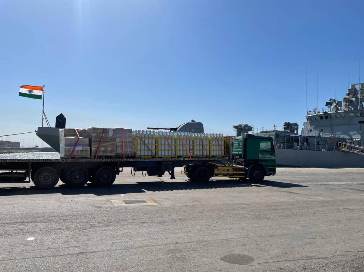 IndianEmbRiyadh's tweet photo. Embassy of India, Riyadh, thanks the following companies for the CoVID relief material sent via INS Tarkash today. 
M/s Elfit Arabia - 200 oxygen Cylinders
M/s Shapoorji Pallonji - 50 Oxygen Concentrators 
M/s Lulu - 100 Empty Oxygen Cylinders https://t.co/t1fbyFpilC