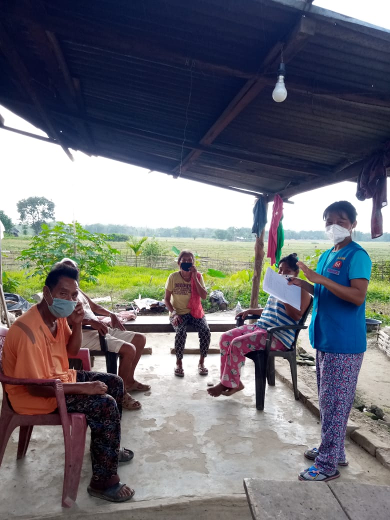 Chos_Rhts's tweet photo. Random sample testing was conducted at Ralan &amp; Community Surveillance team formed in villages under Bhandari block in #Wokha district. Health care workers are ceaselessly working to contain #COVID19 at these porous interstate border areas. 
#Unite2FightCorona 
@NagalandNhm https://t.co/xEBerJ0ZPO